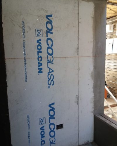 Antes de aplicar MUROEIFS sobre placa VOLCOGLASS