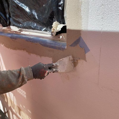 4) Aplicación de malla de refuerzo en ventanas